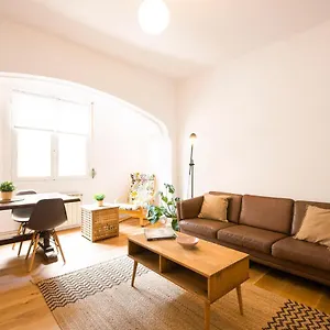 https://playa-zurriola.sansebastianhotels.net